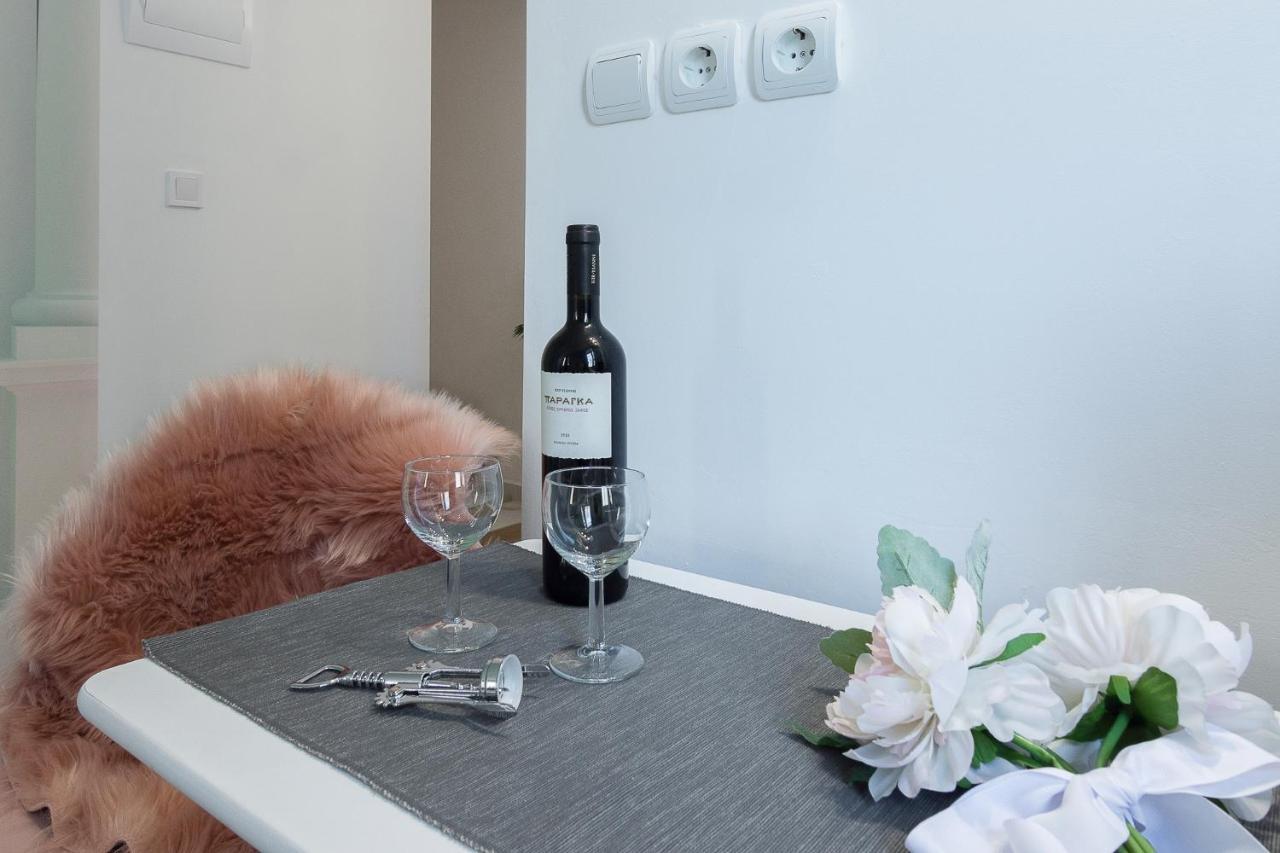 Aphrodite Apartment เอเธนส์ ภายนอก รูปภาพ